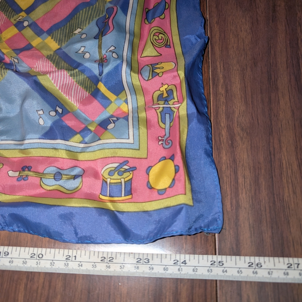 Colorful Geometric Patterned Scarf - Picture 4 of 4
